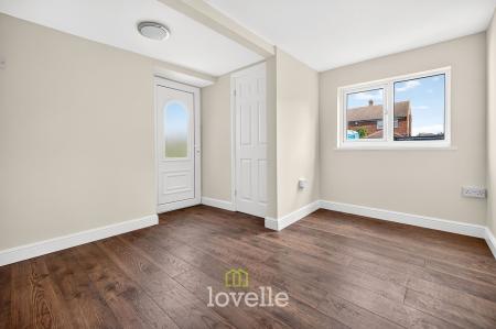 3 bedroom Semi-detached house for sale in Knights Close, Laceby, DN37