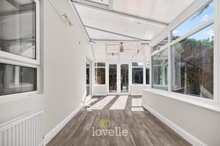 3 bedroom Semi-detached house for sale in Knights Close, Laceby, DN37