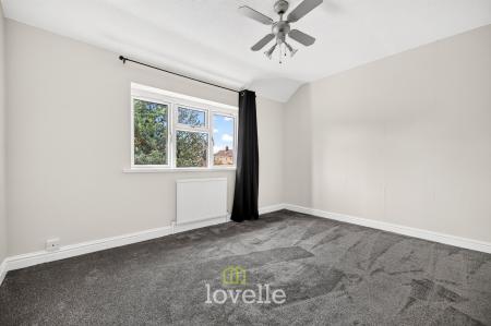 3 bedroom Semi-detached house for sale in Knights Close, Laceby, DN37