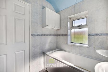 3 bedroom Semi-detached house for sale in Knights Close, Laceby, DN37