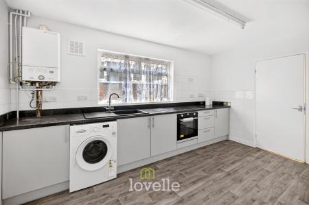 4 bedroom Terraced House for sale in Hainton Avenue, Grimsby, DN32