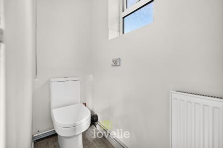 4 bedroom Terraced House for sale in Hainton Avenue, Grimsby, DN32