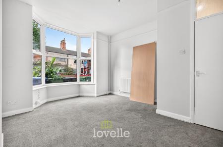4 bedroom Terraced House for sale in Hainton Avenue, Grimsby, DN32