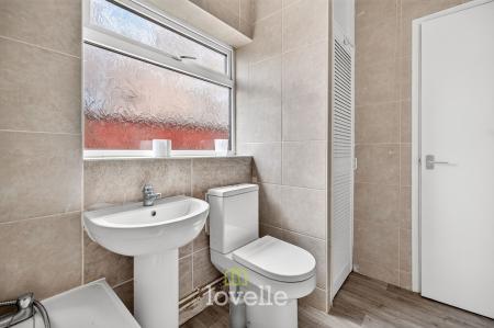4 bedroom Terraced House for sale in Hainton Avenue, Grimsby, DN32