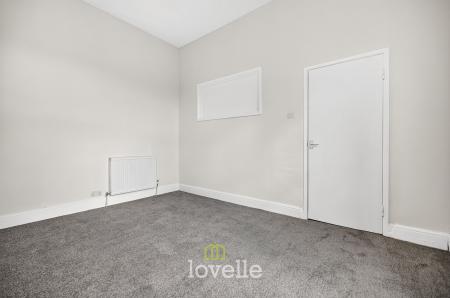 4 bedroom Terraced House for sale in Hainton Avenue, Grimsby, DN32