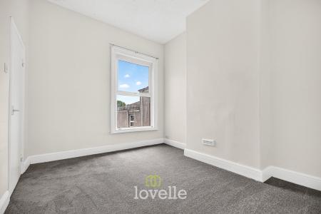 4 bedroom Terraced House for sale in Hainton Avenue, Grimsby, DN32