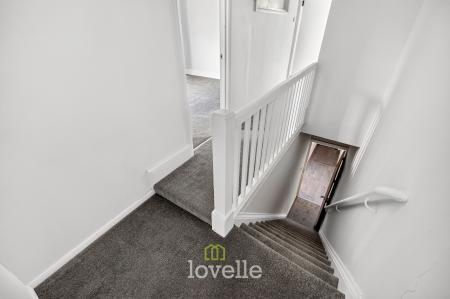4 bedroom Terraced House for sale in Hainton Avenue, Grimsby, DN32