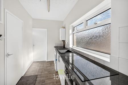 4 bedroom Terraced House for sale in Hainton Avenue, Grimsby, DN32