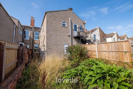 4 bedroom Terraced House for sale in Hainton Avenue, Grimsby, DN32