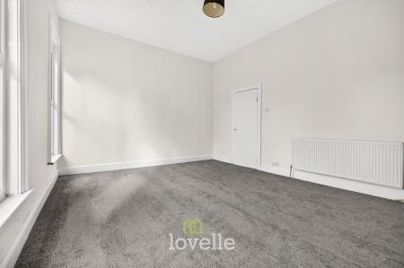 4 bedroom Terraced House for sale in Hainton Avenue, Grimsby, DN32