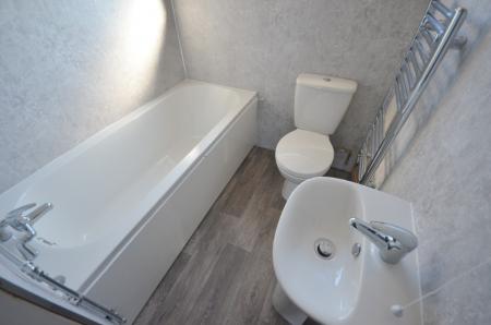 3 bedroom Semi-detached house to let in Chelmsford Avenue, Grimsby, DN34