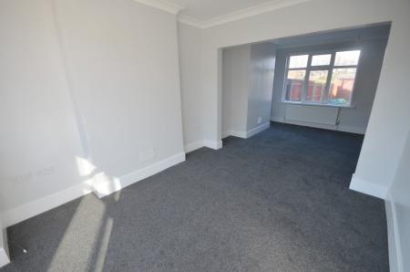 3 bedroom Semi-detached house to let in Chelmsford Avenue, Grimsby, DN34