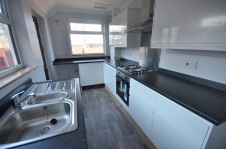 3 bedroom Semi-detached house to let in Chelmsford Avenue, Grimsby, DN34