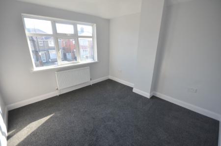 3 bedroom Semi-detached house to let in Chelmsford Avenue, Grimsby, DN34