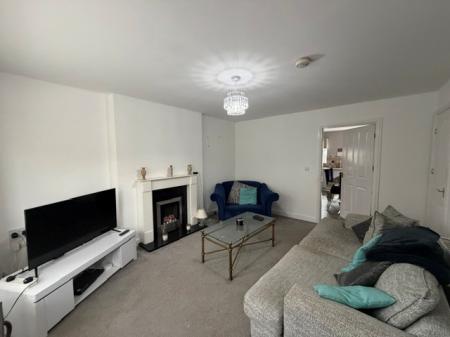 3 bedroom Semi-detached house to let in Burton Road, Immingham, DN40