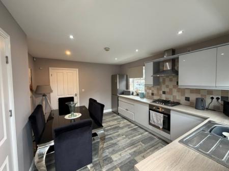 3 bedroom Semi-detached house to let in Burton Road, Immingham, DN40