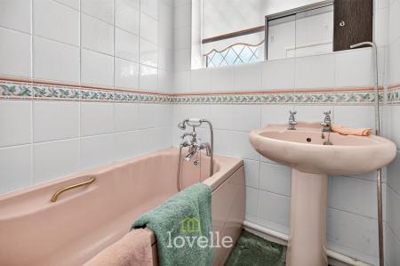 3 bedroom Semi-detached house for sale in Ancaster Avenue, Grimsby, DN33