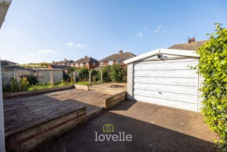 3 bedroom Semi-detached house for sale in Ancaster Avenue, Grimsby, DN33