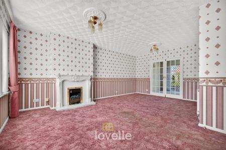 3 bedroom Semi-detached house for sale in Ancaster Avenue, Grimsby, DN33