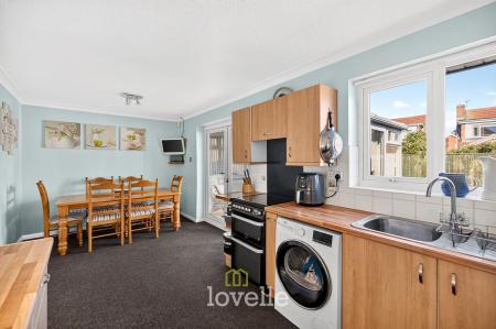 3 bedroom Detached bungalow for sale in Nicholson Road, Healing, DN41