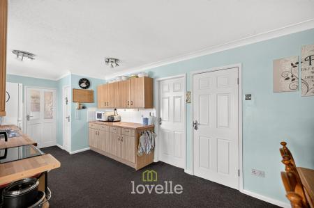 3 bedroom Detached bungalow for sale in Nicholson Road, Healing, DN41