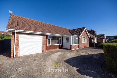3 bedroom Detached bungalow for sale in Nicholson Road, Healing, DN41