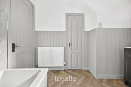 3 bedroom Detached house for sale in Wheatfield Drive, Waltham, DN37