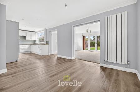 3 bedroom Detached bungalow for sale in Carmen Crescent, Holton-Le-Clay, DN36