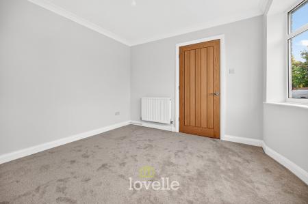 3 bedroom Detached bungalow for sale in Carmen Crescent, Holton-Le-Clay, DN36