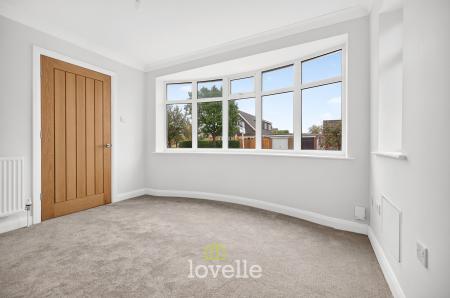 3 bedroom Detached bungalow for sale in Carmen Crescent, Holton-Le-Clay, DN36