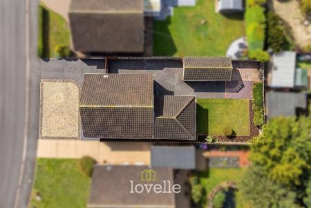 3 bedroom Detached bungalow for sale in Carmen Crescent, Holton-Le-Clay, DN36