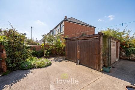 3 bedroom Semi-detached house for sale in Cross Coates Road, Grimsby, DN34