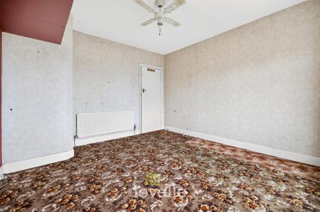 3 bedroom Semi-detached house for sale in Cross Coates Road, Grimsby, DN34
