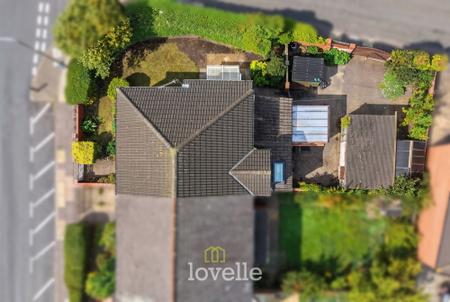 3 bedroom Semi-detached house for sale in Cross Coates Road, Grimsby, DN34