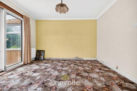 3 bedroom Semi-detached house for sale in Cross Coates Road, Grimsby, DN34