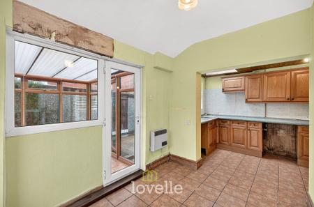 3 bedroom Semi-detached house for sale in Cross Coates Road, Grimsby, DN34