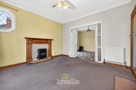 3 bedroom Semi-detached house for sale in Cross Coates Road, Grimsby, DN34