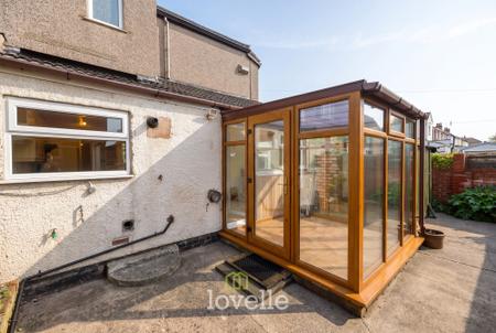 3 bedroom Semi-detached house for sale in Cross Coates Road, Grimsby, DN34
