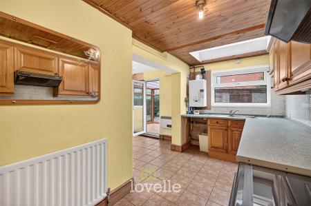 3 bedroom Semi-detached house for sale in Cross Coates Road, Grimsby, DN34