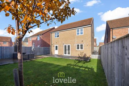 4 bedroom Detached house for sale in Edinburgh Way, Scartho Top, DN33