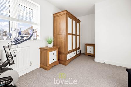 4 bedroom Detached house for sale in Edinburgh Way, Scartho Top, DN33