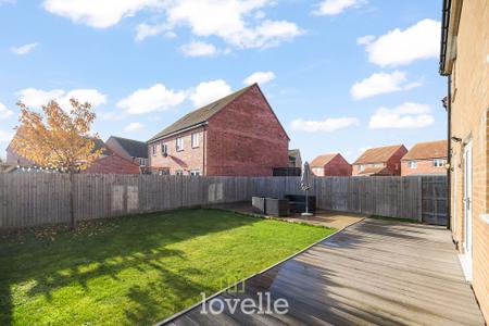 4 bedroom Detached house for sale in Edinburgh Way, Scartho Top, DN33