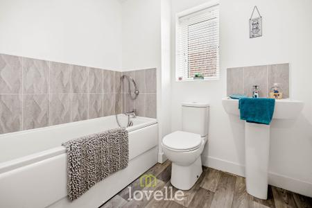 4 bedroom Detached house for sale in Edinburgh Way, Scartho Top, DN33