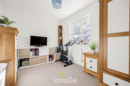 4 bedroom Detached house for sale in Edinburgh Way, Scartho Top, DN33