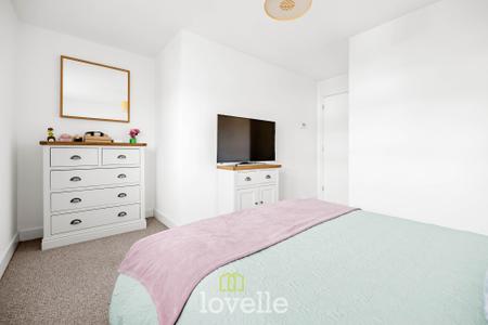 4 bedroom Detached house for sale in Edinburgh Way, Scartho Top, DN33