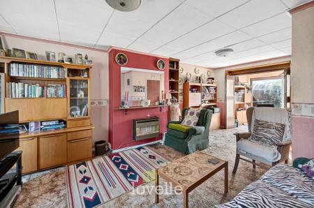 3 bedroom Semi-detached house for sale in Laceby Road, Grimsby, DN34