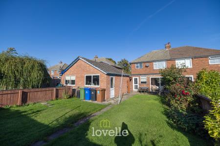 3 bedroom Semi-detached house for sale in Laceby Road, Grimsby, DN34
