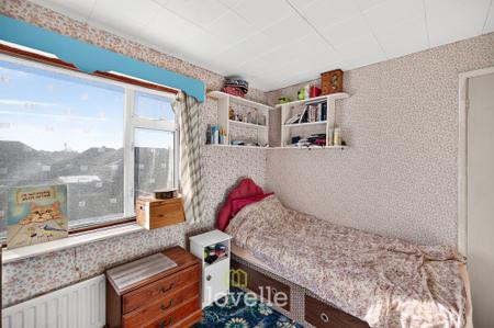 3 bedroom Semi-detached house for sale in Laceby Road, Grimsby, DN34
