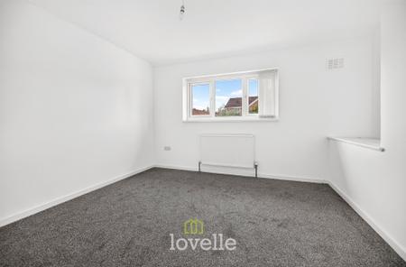 3 bedroom Semi-detached house for sale in Butt Lane, Laceby, DN37