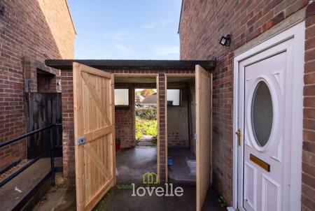 3 bedroom Semi-detached house for sale in Butt Lane, Laceby, DN37